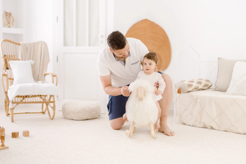 enfant bonheur amour jouer avec les enfants beige